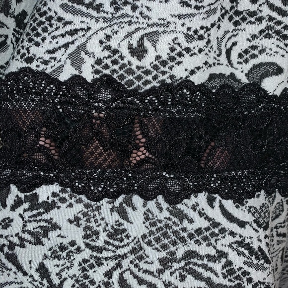 Super Pretty and Elegant Black & White Dress - Picture 2 of 3